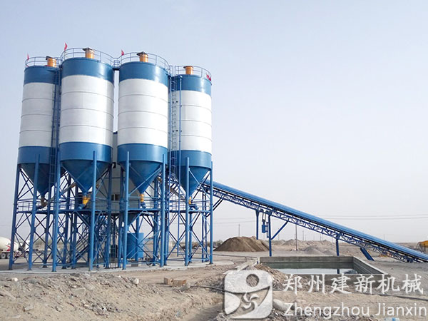 新疆180混凝土开云手机注册-开云（中国）站工作现场